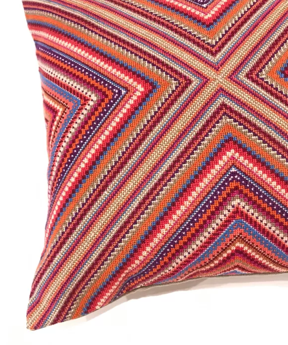 Embroidered Pillow - Zeinab Crimson<Kissweh New